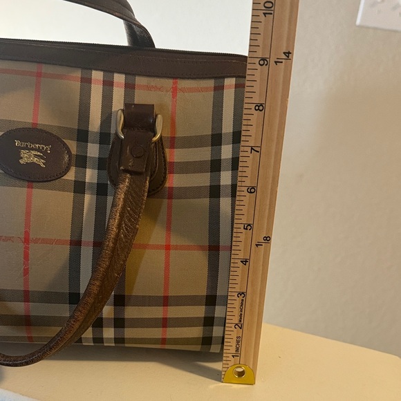 vintage Burberry Boston bag featuring the iconic Haymarket bag - Picture 15 of 16